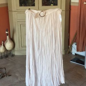 Beige skirt with braided belt